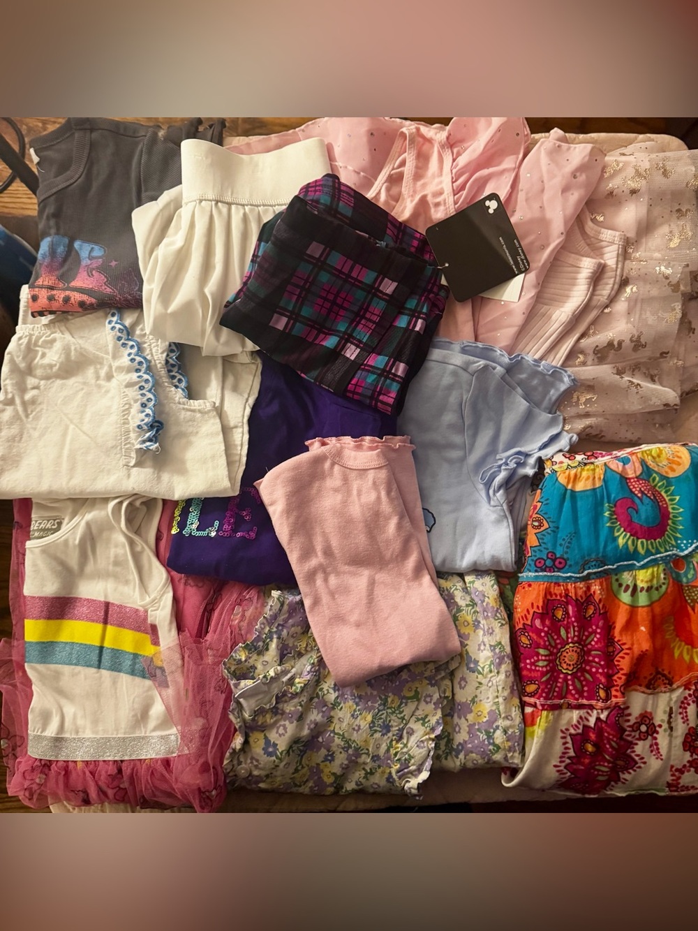 14 pieces, girls 7/8: 4 dresses, 3 skirts, 6 shirts, 1 leotard